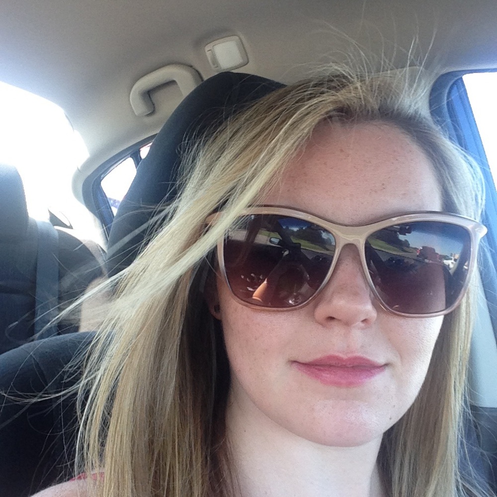 Meet your Posher, Lena